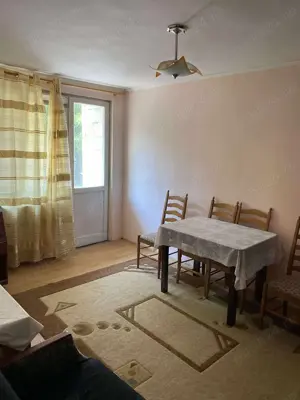 Apartament 3 camere de vanzare , decomandat , Carpati 1 , et. 2 , 53.000 euro neg.