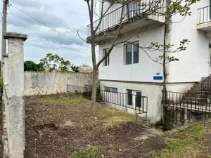 Vand vila situata in Pitesti, impartita in 8 apartamente