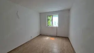 Vand vila situata in Pitesti, impartita in 8 apartamente - imagine 9