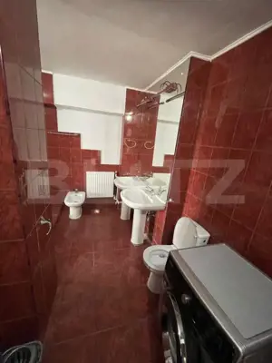 Apartament de 2 camere, posibilitate recompartimentare, 100 mp, zona Nicolina  - imagine 11