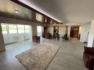 Apartament de 2 camere, posibilitate recompartimentare, 100 mp, zona Nicolina  - imagine 2