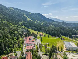 Teren intravilan Poiana Brasov,  cu proiect casa de vacanta tip Chalet - imagine 12