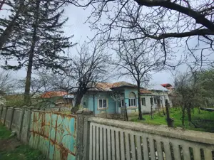 Casa de vanzare in Draganesti-Olt, zona centrala - imagine 2