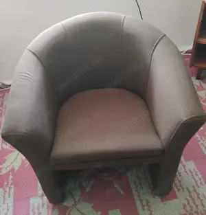 Vând un fotoliu interior
