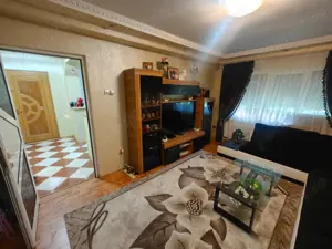 Apartament cu 3 camere   zona Micro 14   parter din 4   renovat recent     - imagine 2