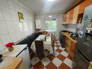 Apartament cu 3 camere   zona Micro 14   parter din 4   renovat recent     - imagine 5
