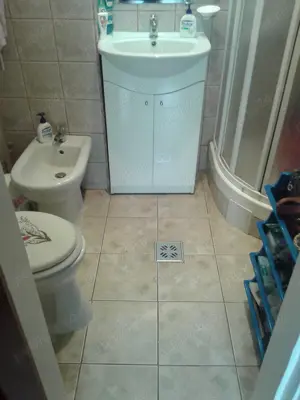 Casa cu arhitectura deosebita ,zona buna pentru birouri - imagine 9