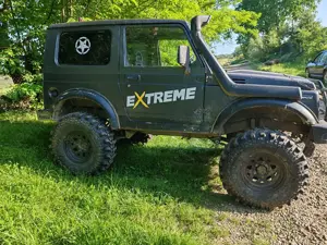 Vând Suzuki Samurai