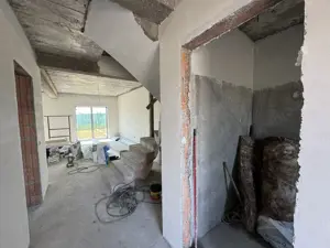 Sanmihaiul Roman Duplex P+M,4 Camere,terasa spatioasa - imagine 4