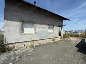 Casă 4  camere,600 mp teren Livada