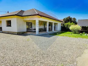 Casă / Vilă cu 5 camere de vânzare