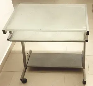 masa   birou calculator   laptop