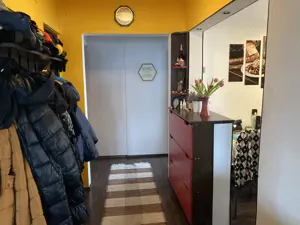 Apartament spațios de vânzare cu 3 camere - M-Ciuc - imagine 2