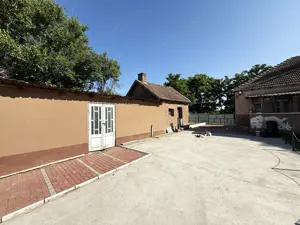 Catun   Ferma autorizata " Tip A " pentru cresterea porcilor - IMOBIHOR  - imagine 14