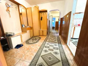 Apartament 4 camere (spatios si  decomandat ) NEPTUN