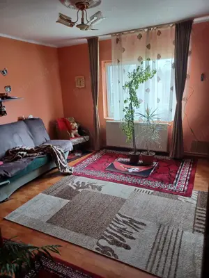 Casa de vanzare 3 camere , Str . Ciprian Porumbescu , 92.000 euro neg.