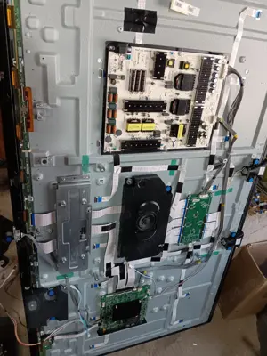 Dezmembrez tv Hisense 65u8hq