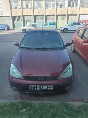 Vând Ford Focus limuzină