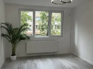 Garsoniera Podu Ros Cantemir!