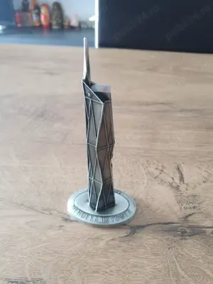 Turnul Merdeka 118 din Kuala Lumpur, Malaezia | Statueta bronz, culoare argintiu | Decoratie perfect