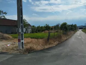 Vând loc de casa in Poroschia