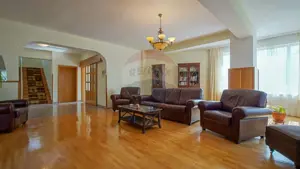 Vila impunatoare, rezidenta cu pretentii, Tractorul, Brasov - imagine 6