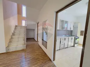 Casă cu 5 camere de vânzare Cartier Orizont 2 Paleu zona Metropolitana - imagine 8