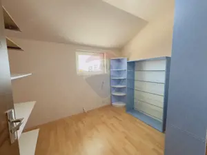 Casă cu 5 camere de vânzare Cartier Orizont 2 Paleu zona Metropolitana - imagine 18