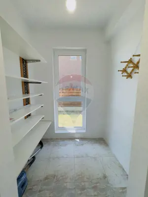 Casă cu 5 camere de vânzare Cartier Orizont 2 Paleu zona Metropolitana - imagine 17