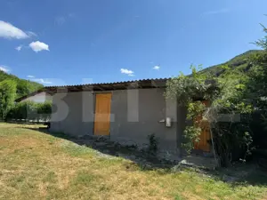 Casa cu 2 camere 53 mp in Lesnic, COMISION 0 PENTRU CUMPARATOR - imagine 5