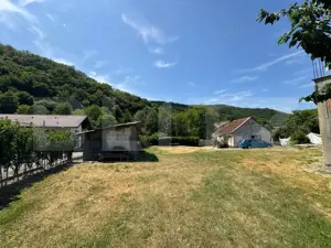 Casa cu 2 camere 53 mp in Lesnic, COMISION 0 PENTRU CUMPARATOR - imagine 8