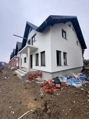 Ansamblu case insiruite , Radauti - imagine 6