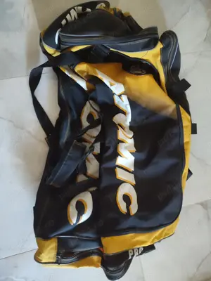 Vând geantă sport Atomic 