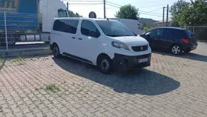Inchiriere peugeot 8+1 locuri