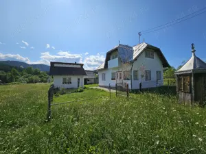 De vanzare Teren intravilan cu casa si anexe in Bucovina Moldova Sulita - imagine 2