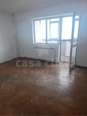 Apartament 2 camere   Micro 19, etaj intermediar, 2 balcoane închise