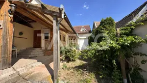 Casa de vanzare 6 camere loc de relaxare garaj teren 669mp Cornatel - imagine 3