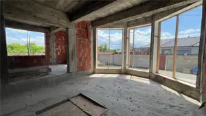 Vila la rosu intr o zona rezidentiala exclusivista Halchiu - imagine 19