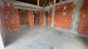 Vila la rosu intr o zona rezidentiala exclusivista Halchiu - imagine 12