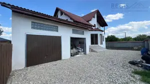 Vila la rosu intr o zona rezidentiala exclusivista Halchiu - imagine 6