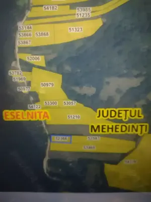 Teren intravilan la Dunare, pe Clisura, în  Golful  Eșelnița - imagine 2