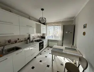 Apartament cu 3 camere in zona Circumvalatiunii- Favorit - imagine 5