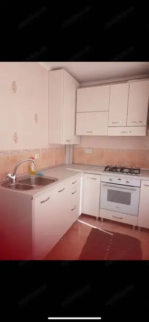 Apartament cu trei camere in zona Dacia de inchiriat