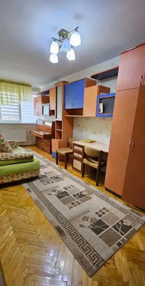 Apartament cu 3 camere in zona Dambovita