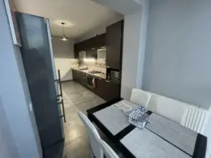 Apartament cu trei camere in zona Soarelui