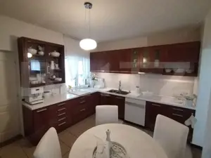  Vilă de lux de vanzare, 15 camere, 550 mp, zona Micro 6, comision 0% - imagine 12