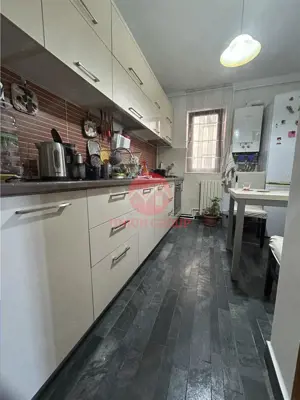 Apartament 3 Camere, Decomandat, Boxa+Loc de Parcare, Casa de Cultura