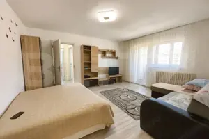 Apartament 2 camere, renovat, balcon inchis – aproape de școli și grădinițe