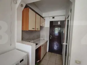 Garsonieră –poziție excelentă, pentru investiție – mobilată si utilată - imagine 2 Garsonieră –poziție excelentă, pentru investiție – mobilată si utilată - imagine 2