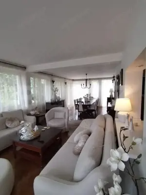  Vilă de lux de vanzare, 15 camere, 550 mp, zona Micro 6, comision 0% - imagine 8